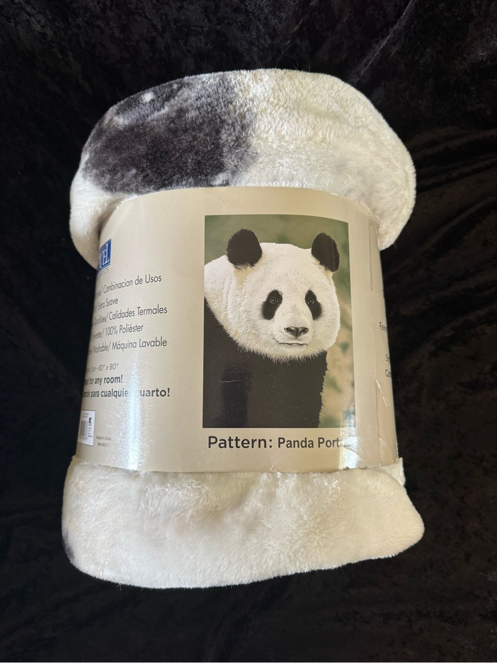 New!!! Shavel brand Plush Panda Print Throw Blanket in White and Black